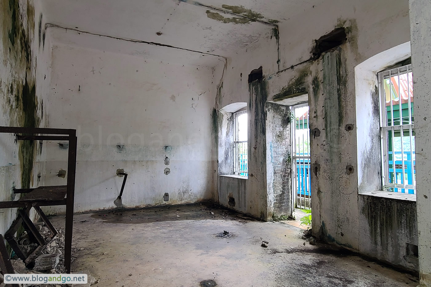 Sai Wan Battery - Through The Bars